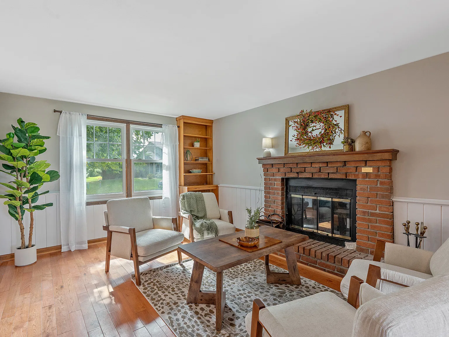 3 bed, 3.5 bath, 2098 sqft, $3,995 — Photo 4