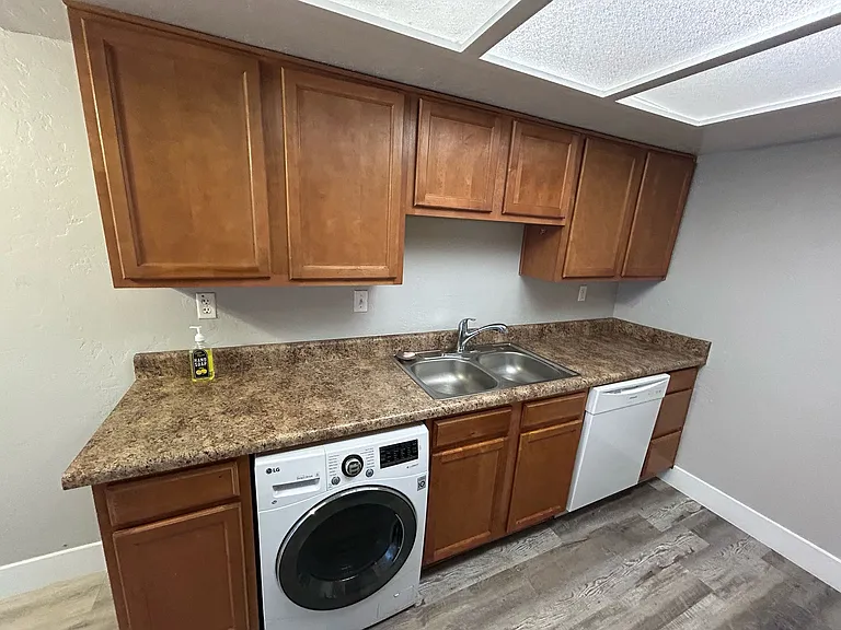 16602 N 25th St #218 — Photo 11