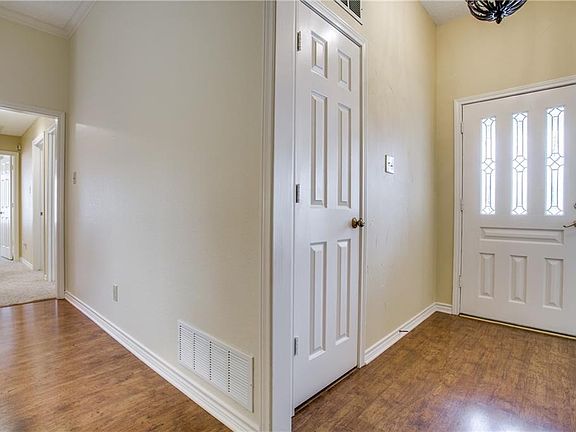3rd image of 4310 Rosebud Dr