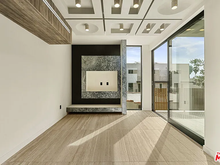 1021 N Ogden Dr #Penthouse 5 — Photo 8
