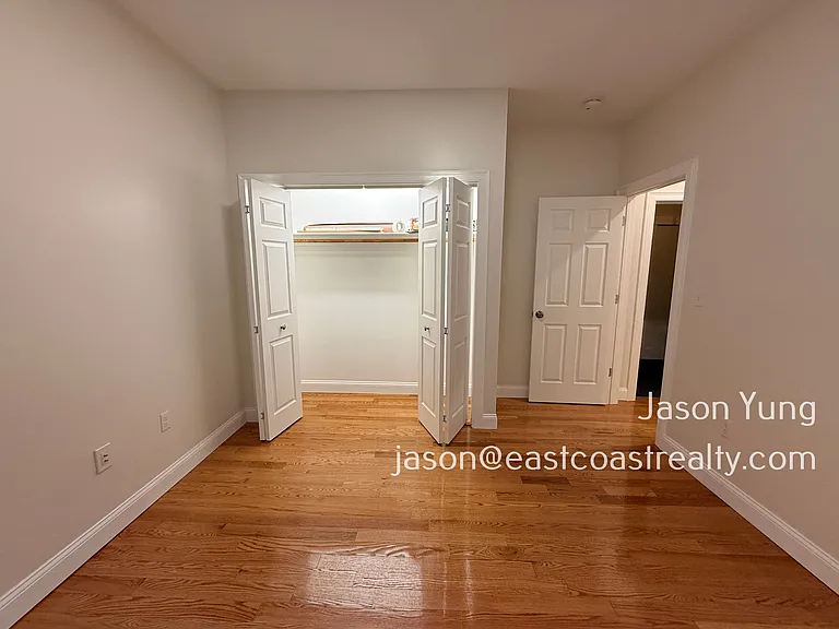 25 Queensberry St #12 — Photo 4