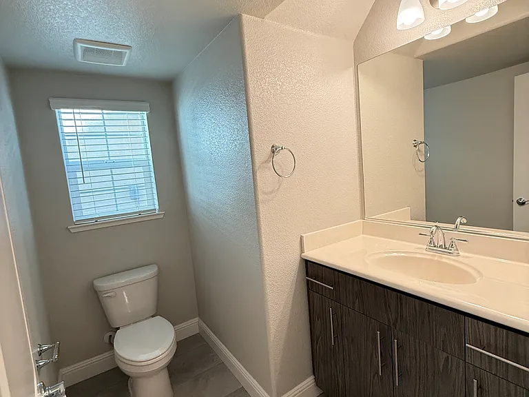 1/2 Bath Downstairs