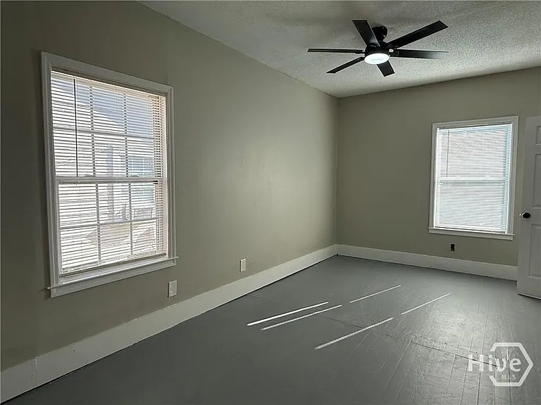728 W 39th St — Photo 25