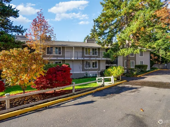 3212 80th Ave SE #3, Mercer Island, WA 98040