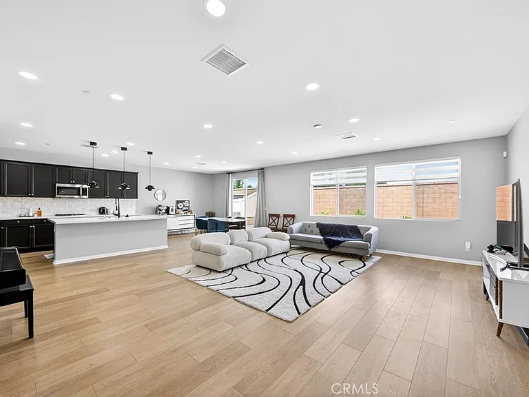9521 Venetian Way — Photo 1