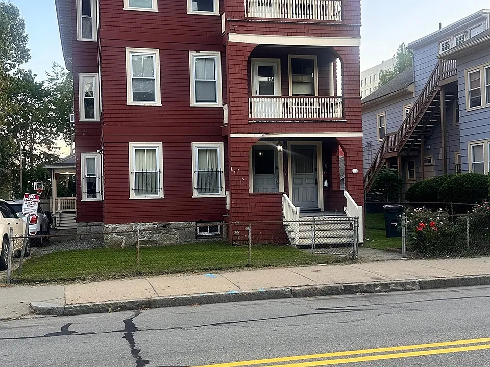 144 Elm St #3