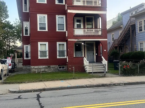 144 Elm St #3, Worcester, MA 01609