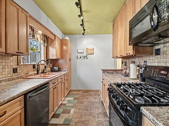 3rd image of 3821 Allis Rd