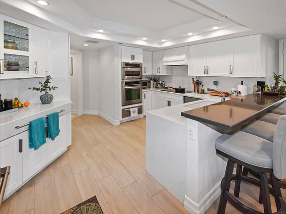 5th image of 1099 1st St Unit 201