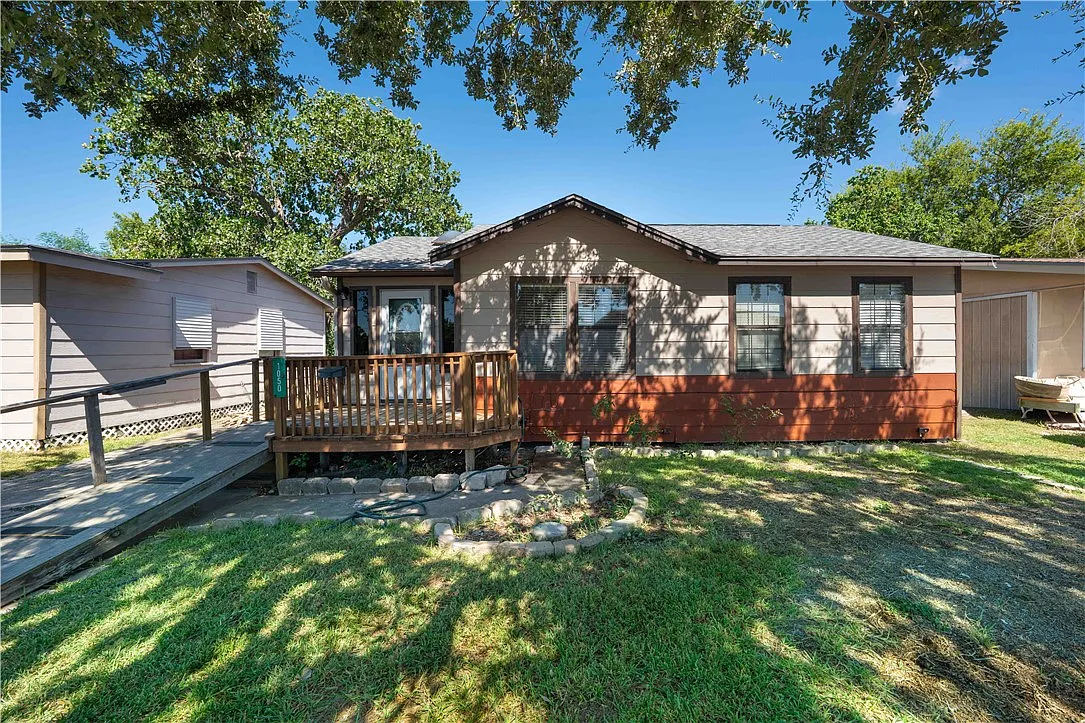 2 bed, 2.0 bath, 862 sqft, $1,250 — Photo 2