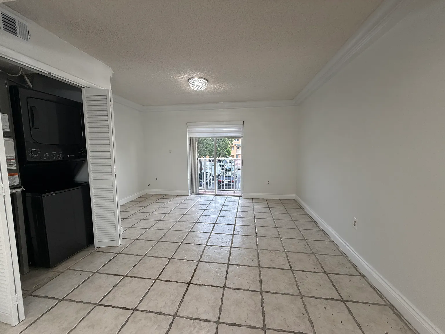 2 bed, 1.5 bath, 1002 sqft, $2,200 — Photo 1