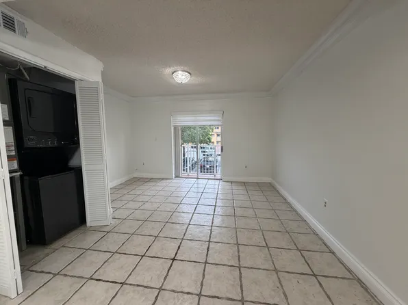 7965 W 30th Ct APT 201, Hialeah, FL 33018