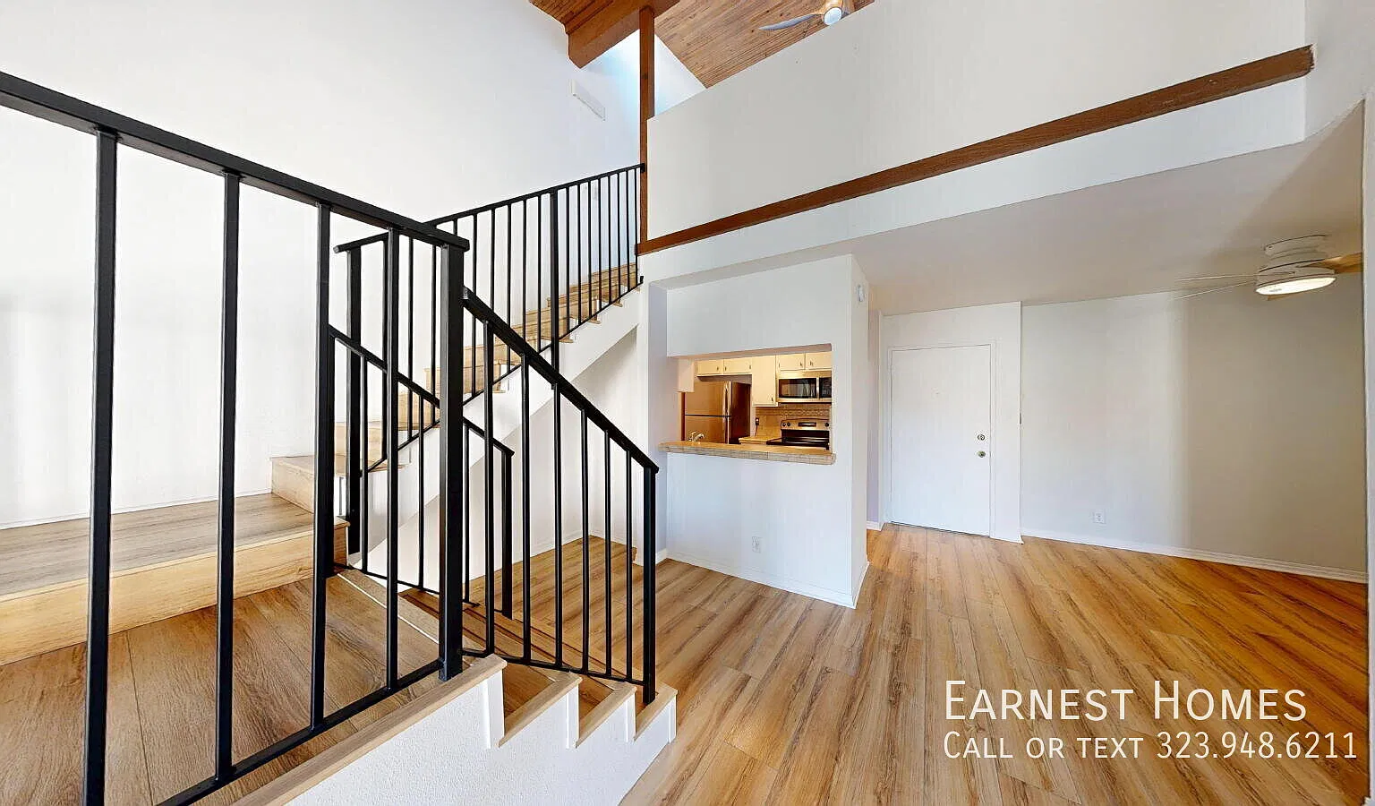 Spacious 2-Bedroom Encino Condo with Loft, Balcony & Resort-Style Amenities — Photo 3
