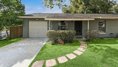 3 bed, 1000 sqft, $1,999 — Photo 1