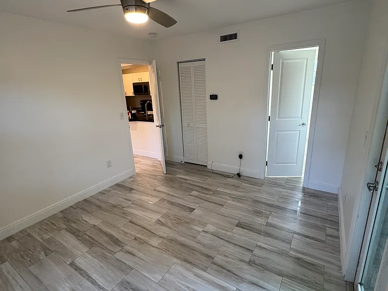 1437 NW 4th Ave #1 — Photo 9