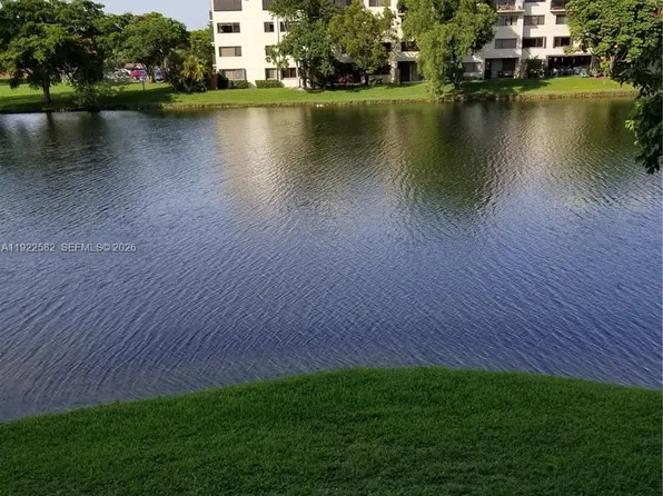 6701 SW 116th Ct APT 203, Miami, FL 33173