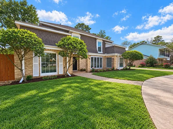 548 River Plantation Dr, Conroe, TX 77302