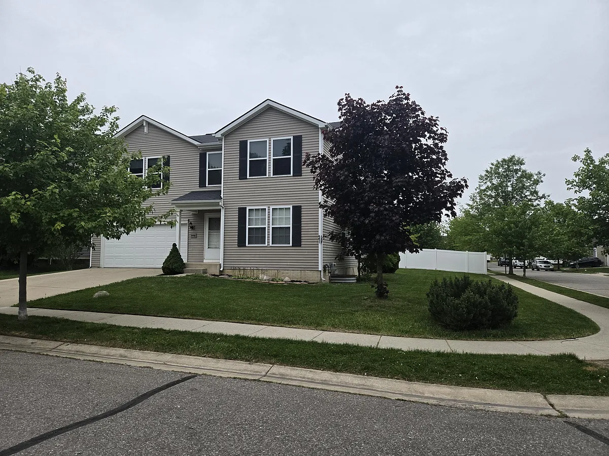 Building Photo - 8558 Pinnebog River Dr