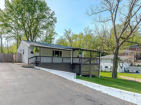 2nd image of 219 Dewey Ct