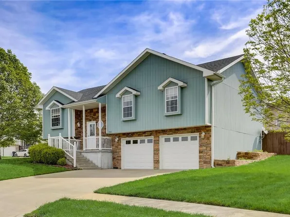 1108 S Charles St, Knob Noster, MO 65336