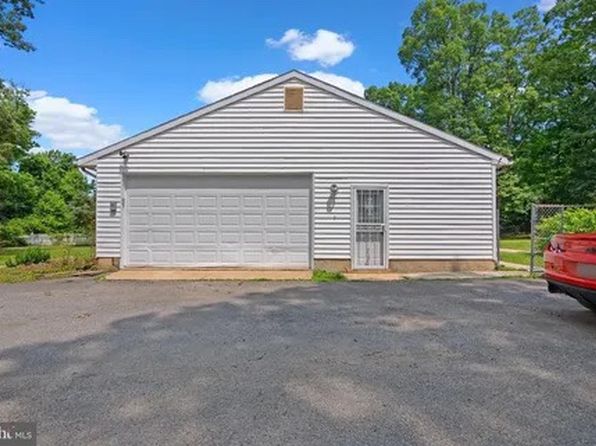 6715 McKeldin Dr