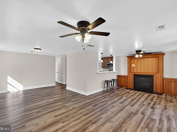 5th image of 311 Holly Grove Ct