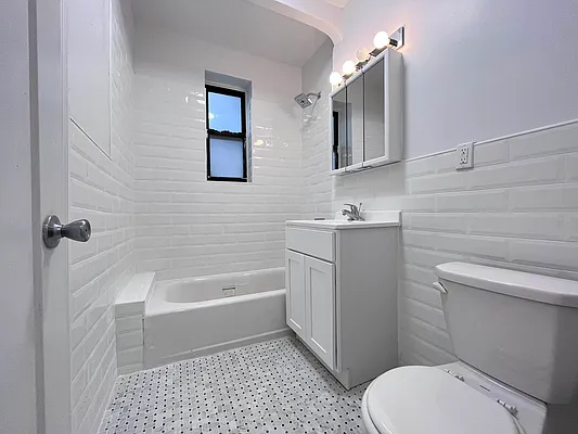 Rented by Lang Realty LLC | media 5