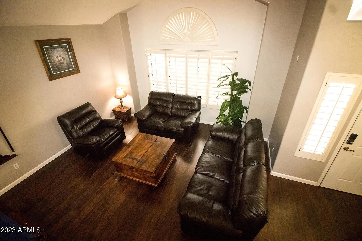 4 bed, 3.5 bath, 2400 sqft, $3,900 — Photo 4