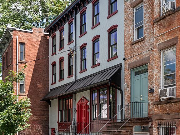 3rd image of 184 Liberty St Unit 7