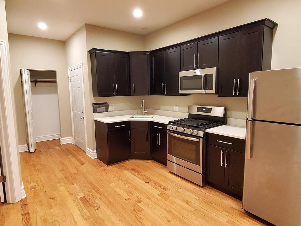 1st image of 2310 W Grand Ave APT 1