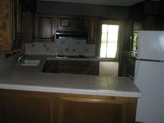 4th image of 701 Wisteria Ave