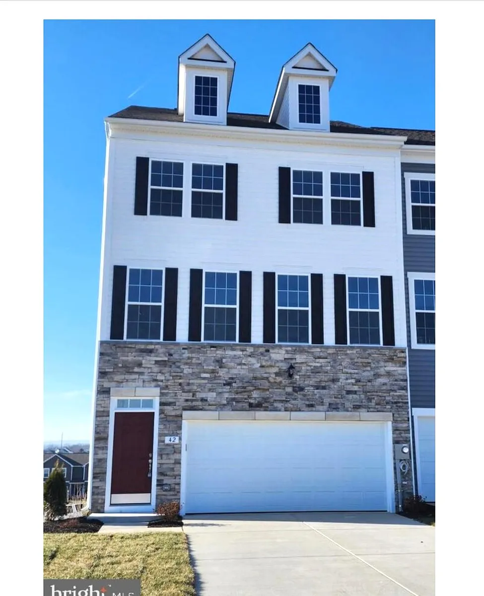 Building Photo - 42 Stafford Pl