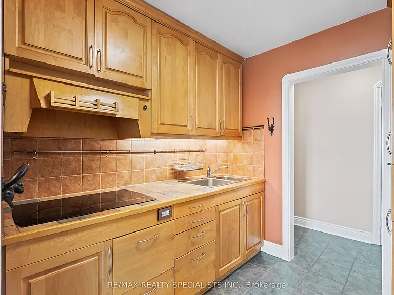 2697 Lake Shore Blvd W #25 — Photo 15