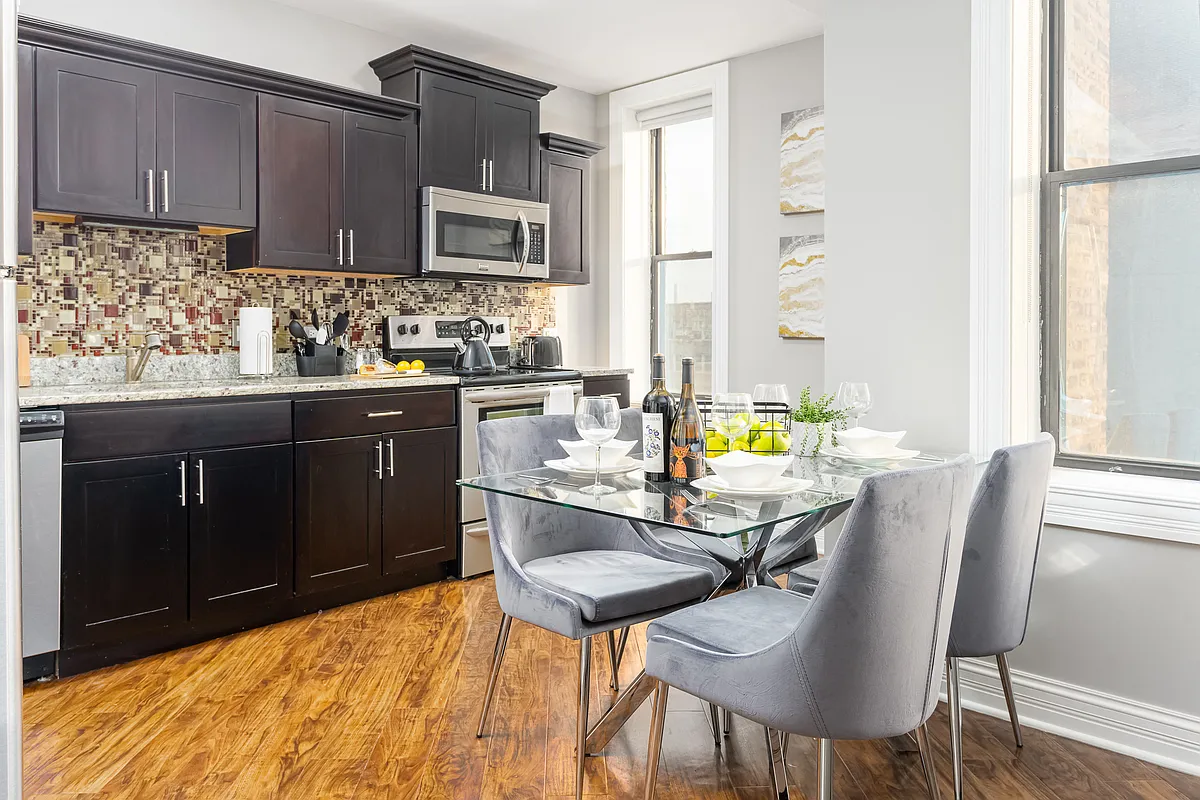 Building Photo - Somerset Place Apartments