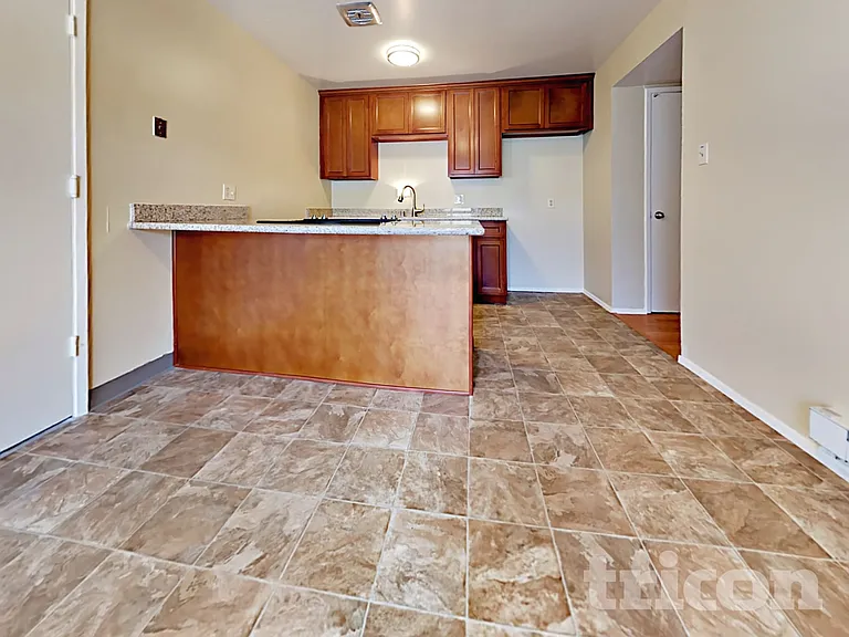 10061 Lincoln Village Dr — Photo 4