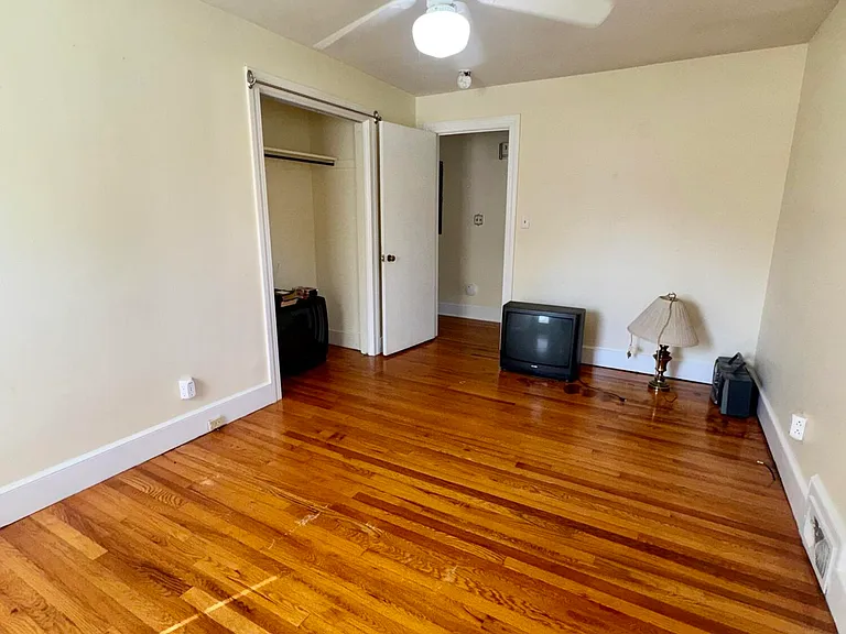 1717 S Elm St — Photo 14