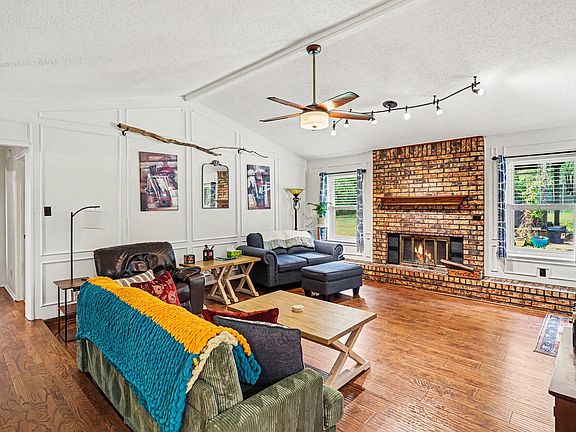 3rd image of 5416 Oak Haven Rd