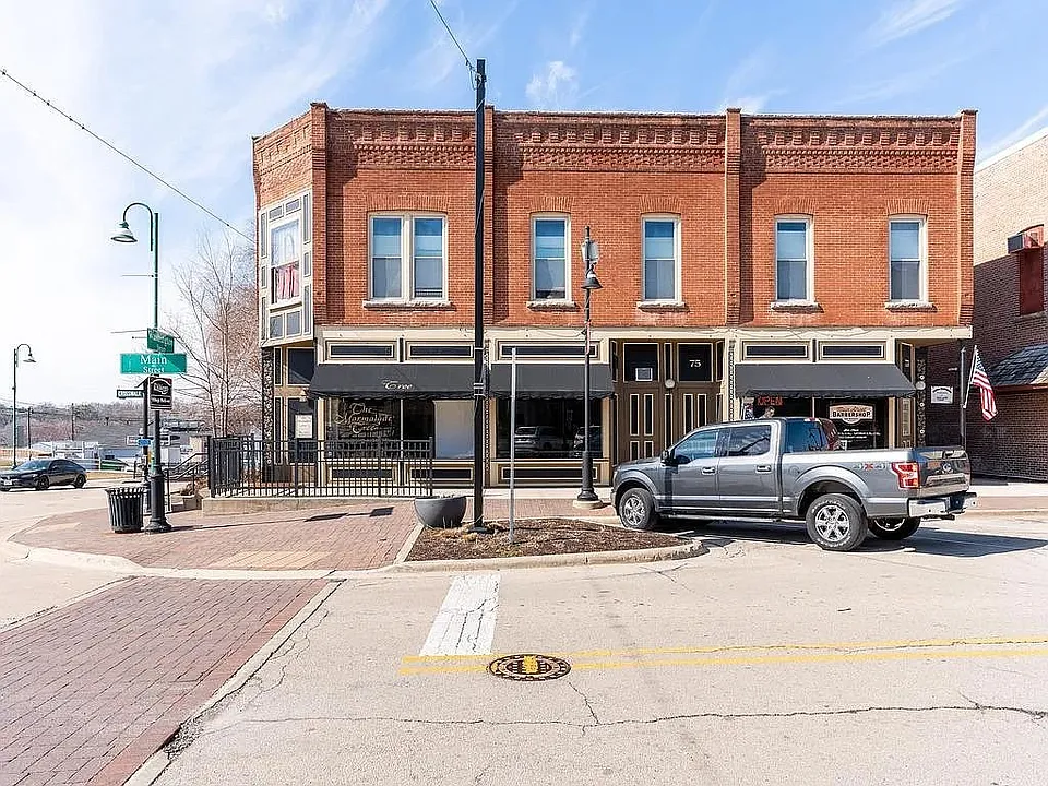 73 S Main St #2R