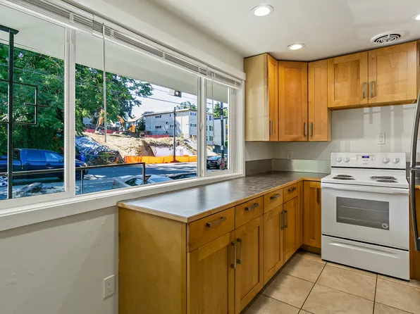 1320 14th Ave S, Seattle, WA