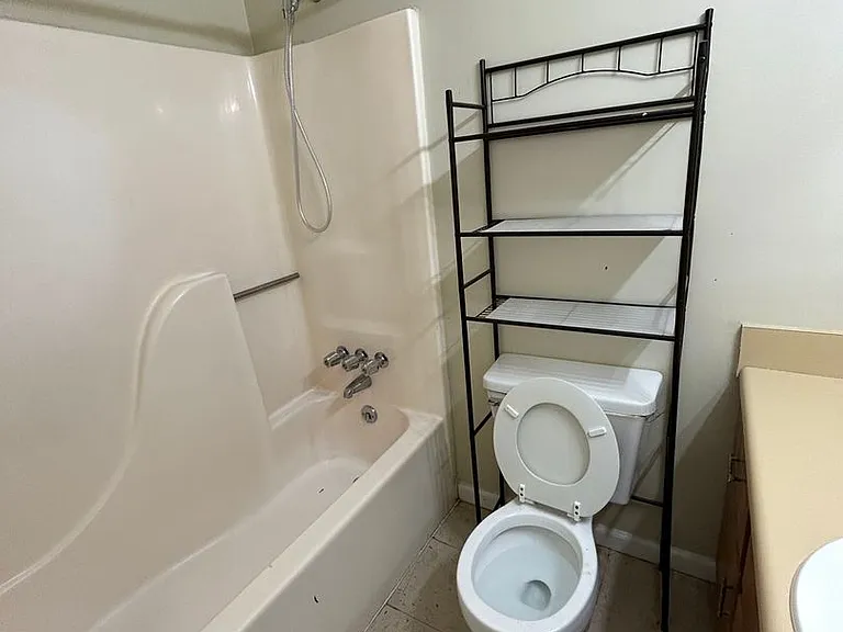116 Burlinton Dr — Photo 10