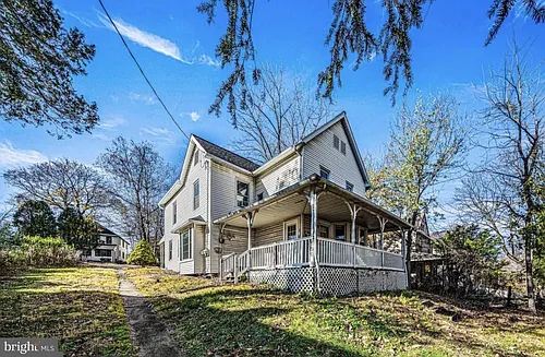 106 N Valley Rd #1 Photo 1