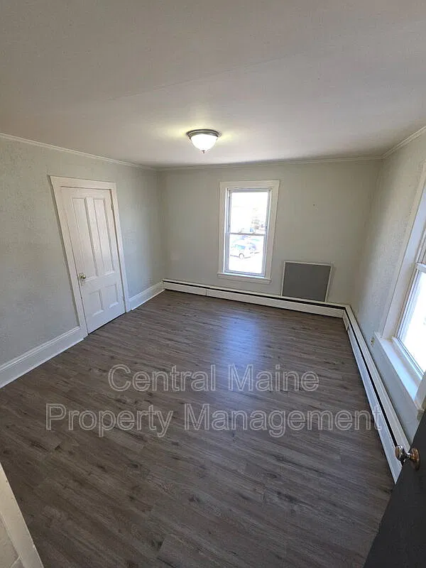 2 bed, 1.0 bath, 900 sqft, $1,350 — Photo 3
