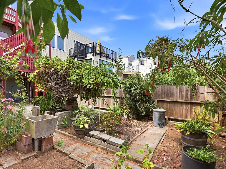 259 Chenery St — Photo 18