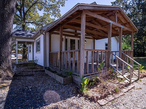 Covered side entrance with deck!