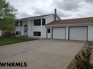 1715 D St, Gering, NE 69341