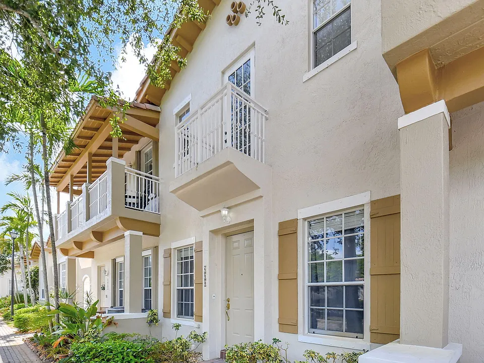 608 NW 25th Ave