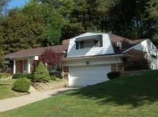 213 Charles Rd, Rochester, MI 48307