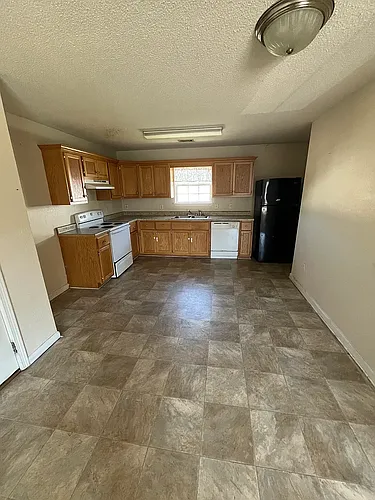102 Nathan Cir NW #4 Photo 1