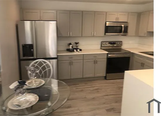 2 bed, 750 sqft, $1,600 — Photo 3