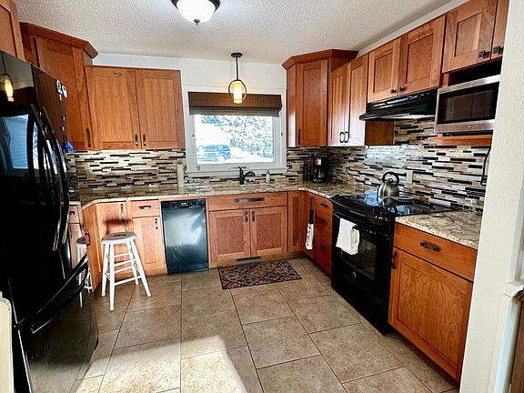 3rd image of 2823 Knight Dr